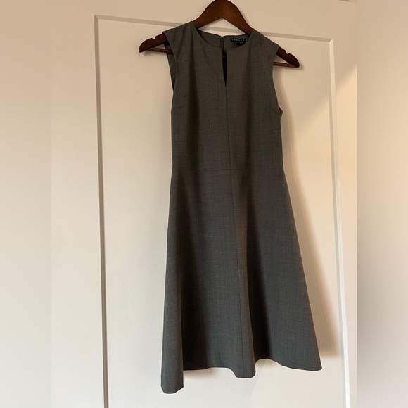 🩶Theory Miyani Split Front Dress In Sevona Stretch Wool (Size 0) - Picture 4 of 16